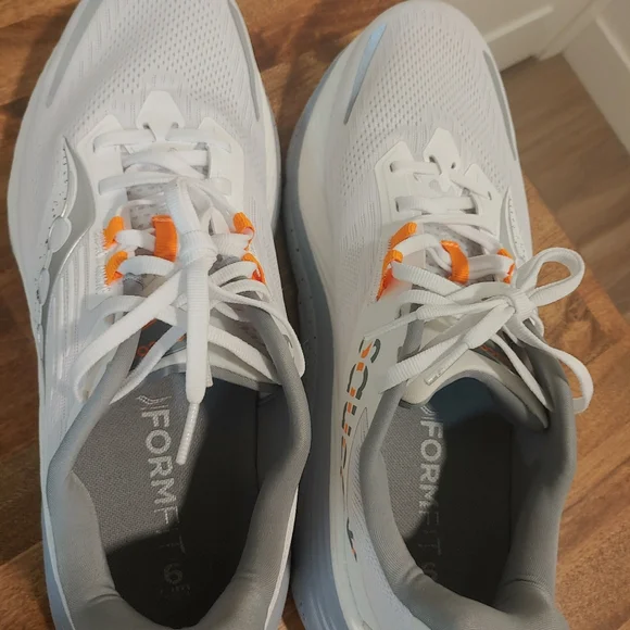 Saucony Hurricane 24 Men's Size 12.5 Like New Condition - Picture 7 of 16